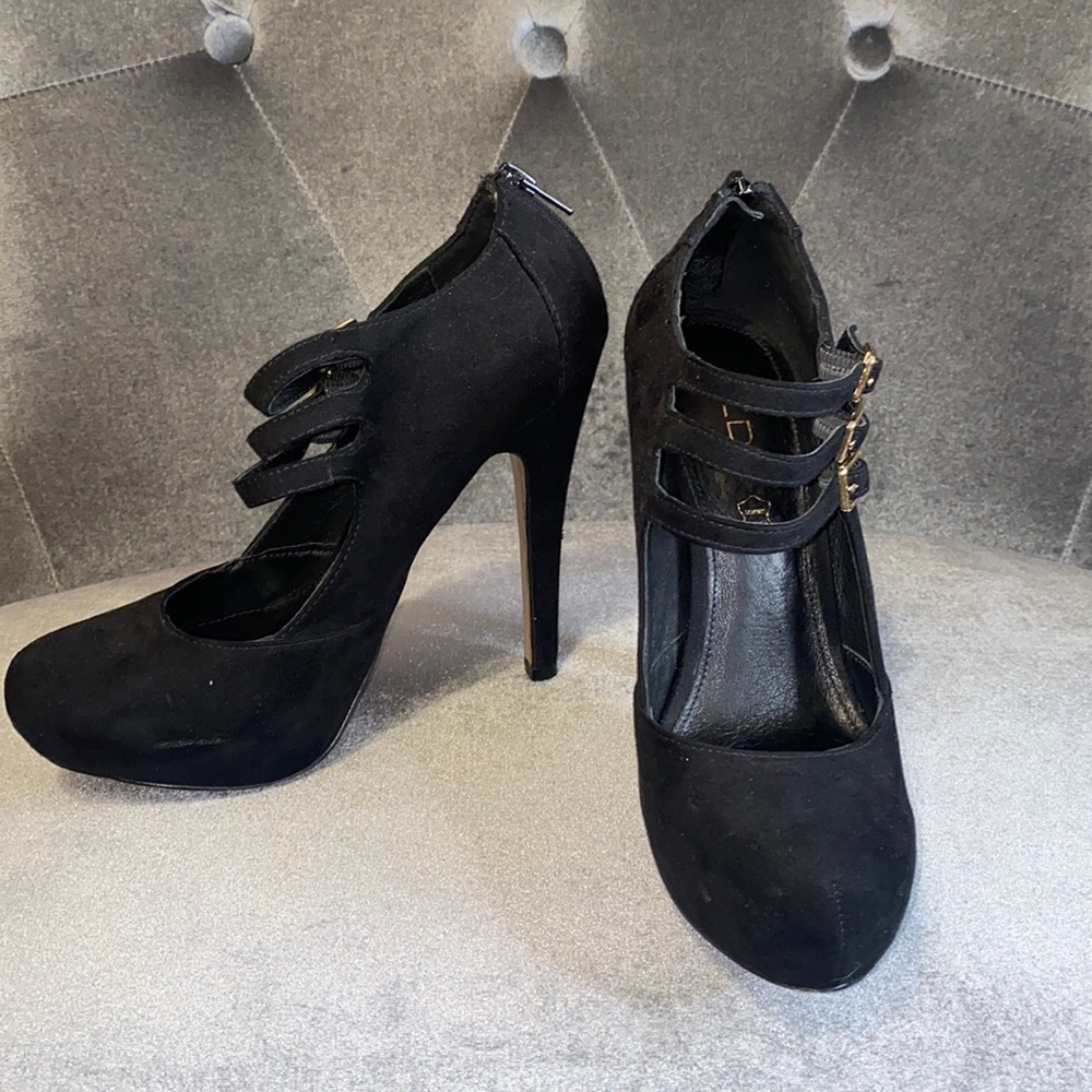 Black Aldo platform heel